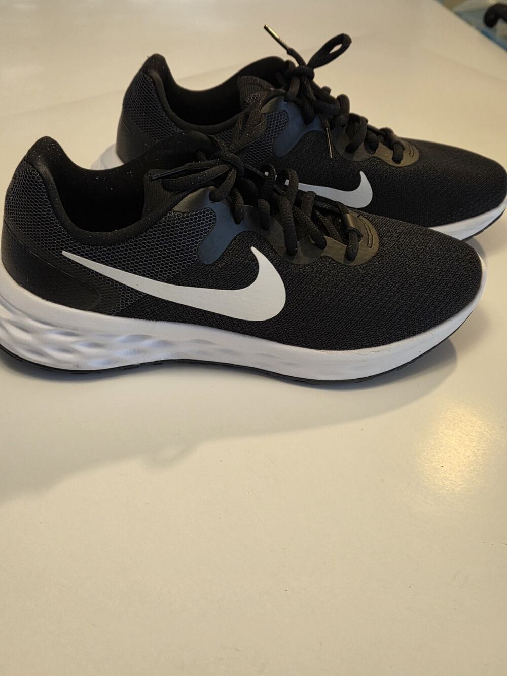 New Nike Revolution 6 Next Nature black white Size 7.5 Women's